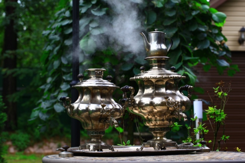How to make tea on a wood samovar